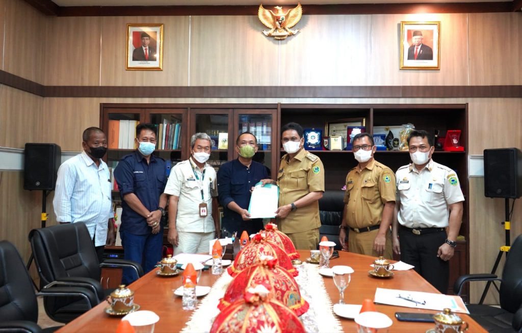 Bupati Barru, Ir. H. Suardi Saleh, M. Si menunjuk Andi Kutubuddin sebagai Kepala Pasar Palanro Kecamatan Mallusetasi Kabupten Barru