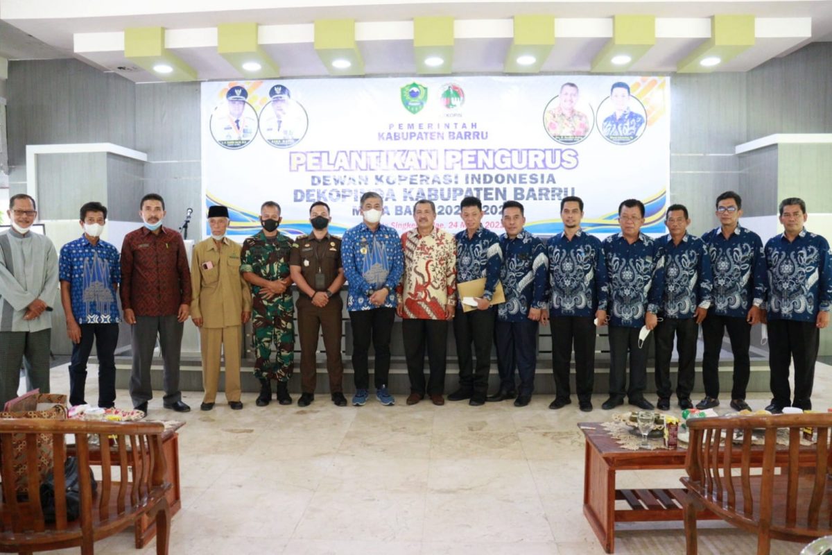 Sekda Abustan Hadiri Pelantikan Pengurus Dekopinda Barru Masa Jabatan 2020-2025