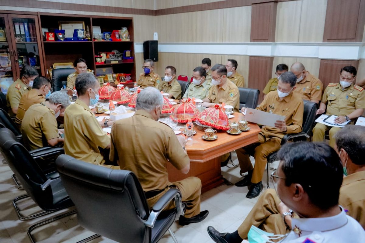 Hari Pertama Pasca Libur, Suardi Saleh Coffee Morning dengan Pejabat Pemda Barru