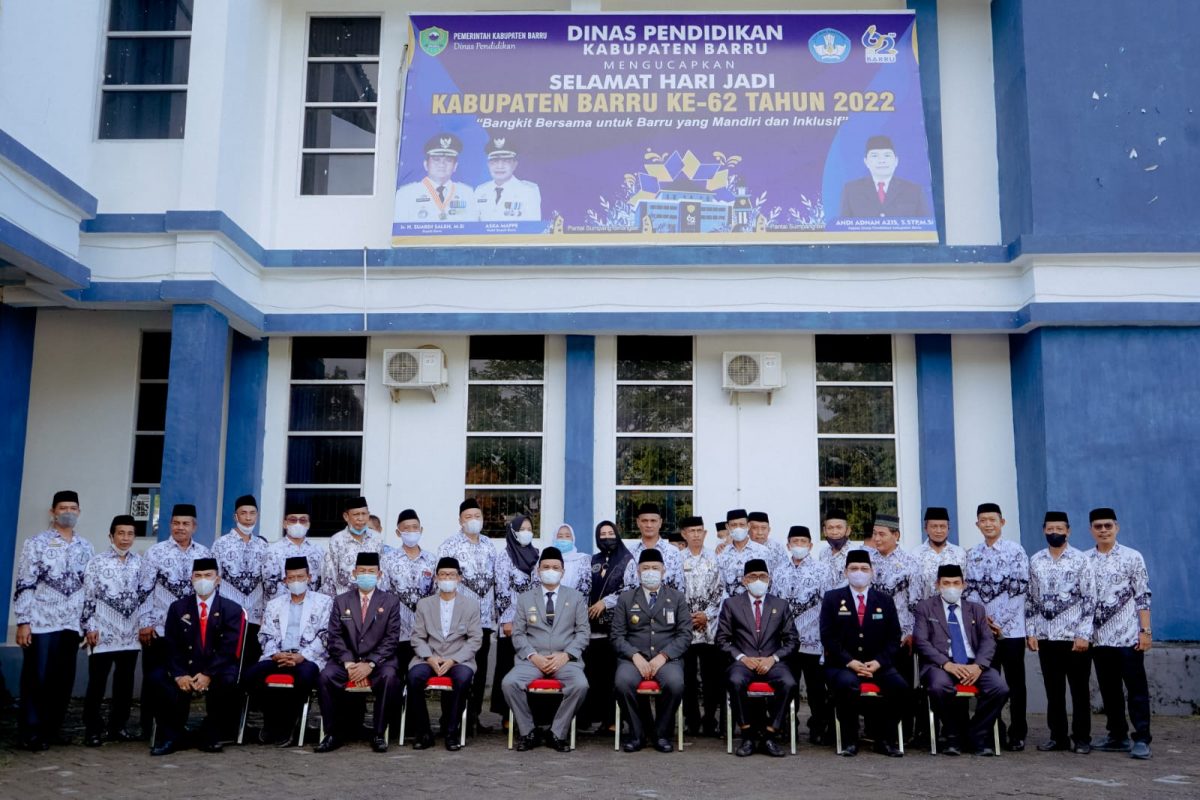 Irup Pada Upacara Hardiknas, Bupati Barru Ajak Pendidik Gaungkan Kurikulum Merdeka Belajar