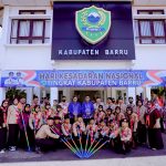 Bupati Barru melepas secara resmi kontingen Kwarcab Gerakan Pramuka Penggalang Kabupaten Barru