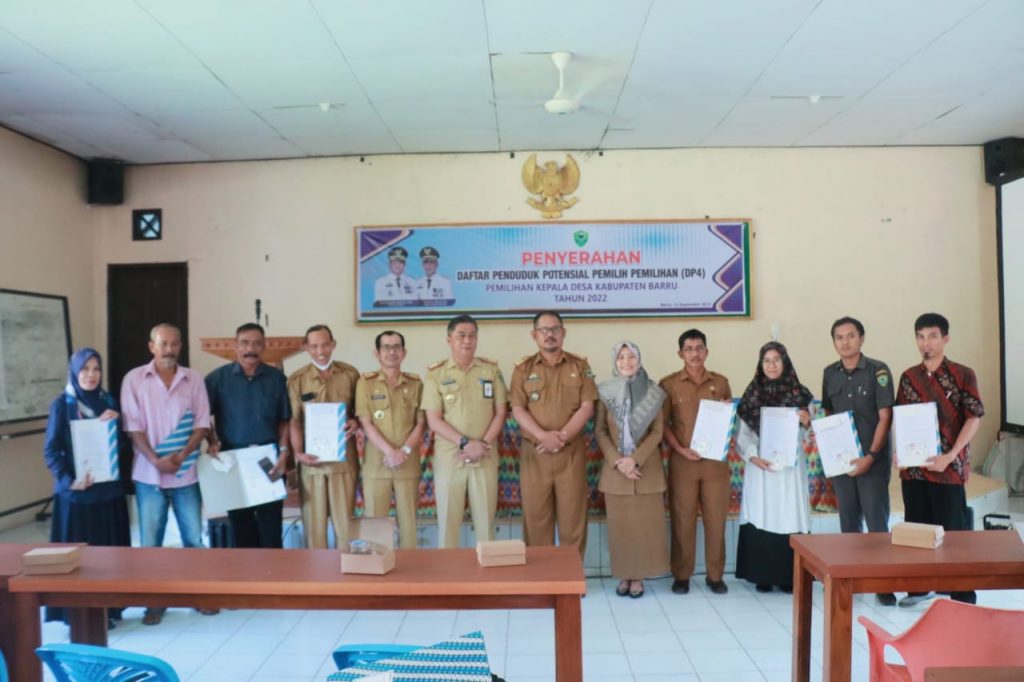 Sekda Barru Abustan Beri Sambutan Dipenyerahan DP4 Pemilihan Kades Serentak 28 Desa
