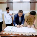 Pemda Barru-Universitas Teknologi Unitama AKBA Makassar Teken MoU