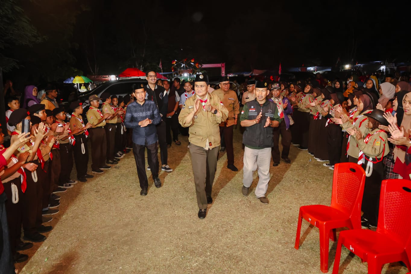 BUPATI BARRU PANTAU BUMI PERKEMAHAN LAJULO