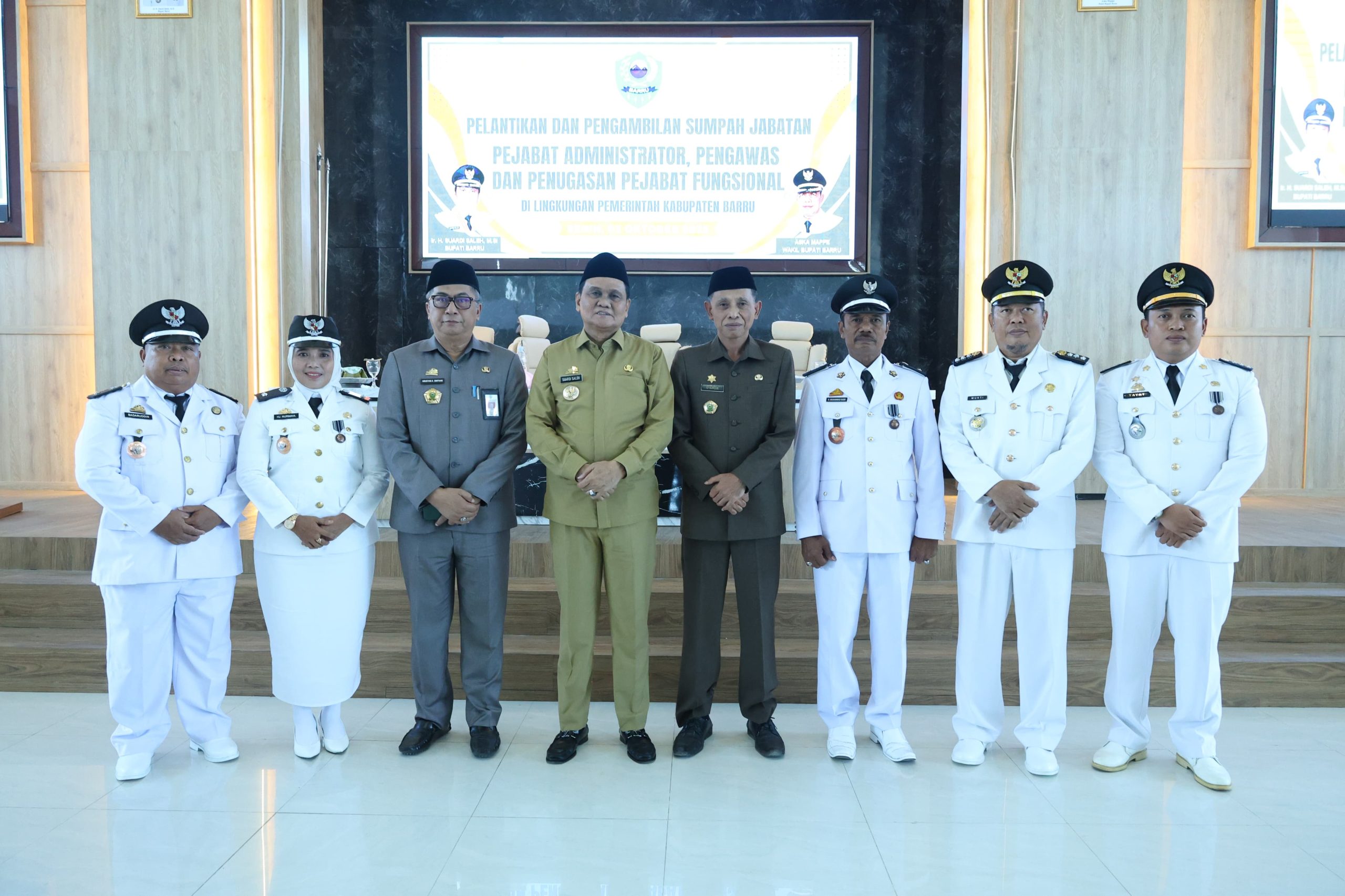 Bupati Barru Lantik Pejabat Administrator, Pengawas dan Fungsional