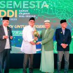 Bupati Barru terima Penghargaan atas Kontribusi dan Dedikasi pada DDI Mangkoso