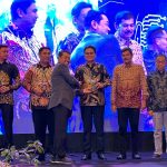Peduli Media, Bupati Barru Raih SMSI Award