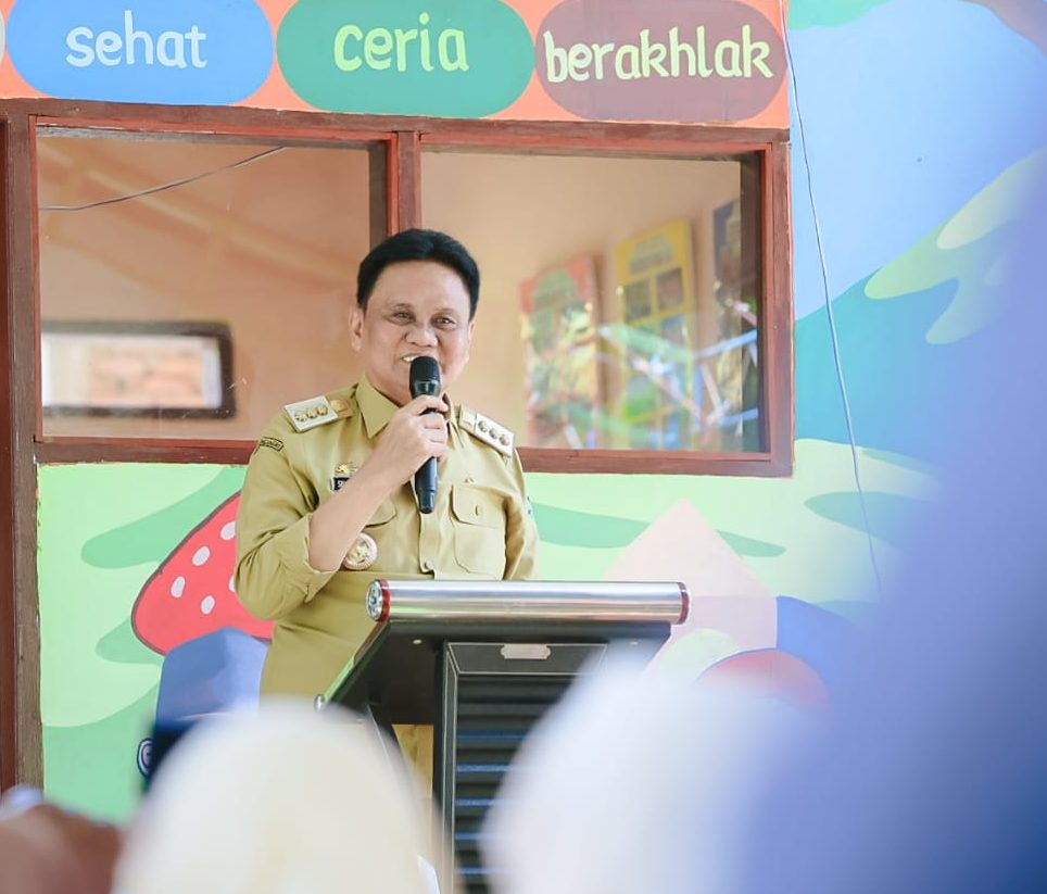 Resmikan Gedung PAUD Nurul Asma, Bupati Barru harap Gedung ini dapat Memotivasi Kepada Anak-anak PAUD untuk Rajin datang Belajar dan Bermain