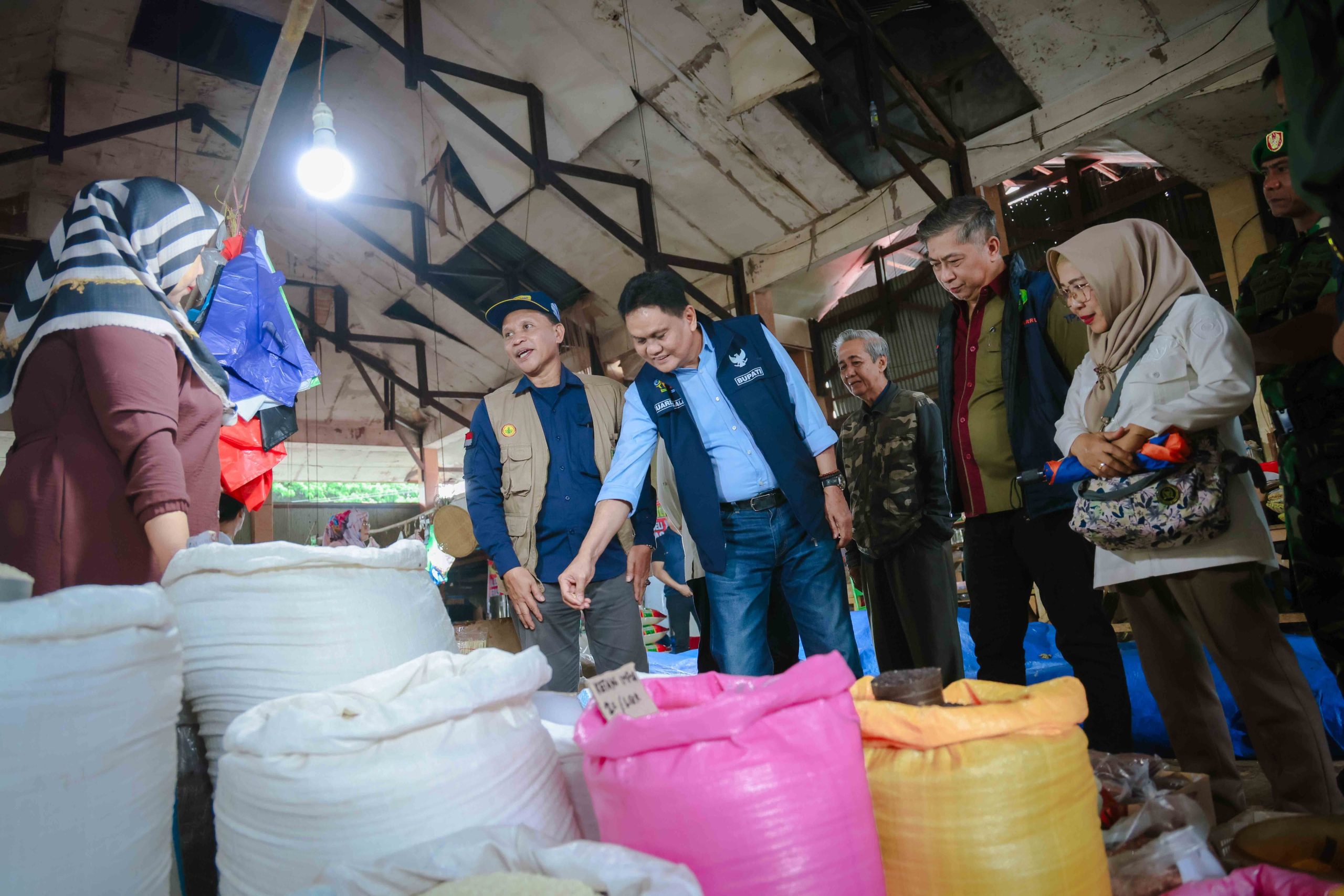 Bupati Barru pantau Harga bahan pokok di Beberapa Pasar Jelang Bulan Suci Ramadhan 1445 H