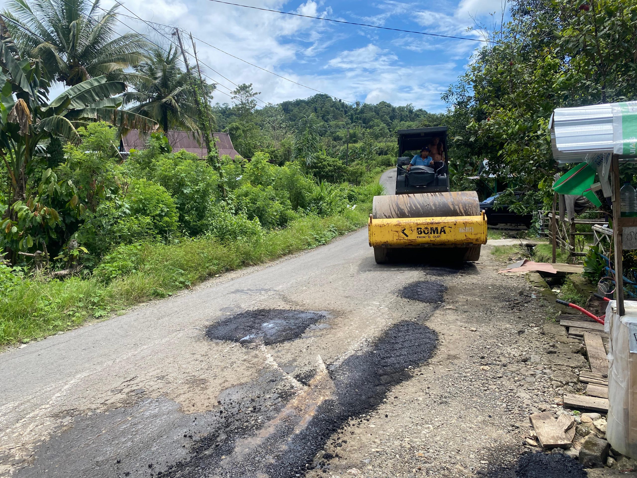 Bupati Barru Tunaikan Janji, Perbaikan Jalan Poros Cenne - Anabanua Terealisasi