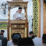 Bupati Barru bersama Keluarga Shalat Idul Fitri di Masjid Nurul Mu'minin Madello