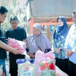 Responsif Bupati Barru Kunjungi dan Beri Bantuan Korban Kebakaran di Siawung