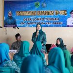 Dokter Ulfah Buka Bimtek Peningkatan Kapasitas TP PKK Desa Lompo Tengah