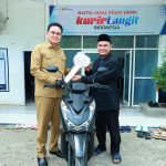 Bupati BarruWakafkan satu unit Motor ke Pondok Pesantren Modern Kurir Langit