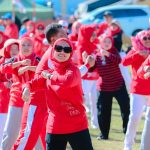 Dokter Ulfah Ikuti Senam Massal Merah Putih Tingkat Kec.Tanete Rilau