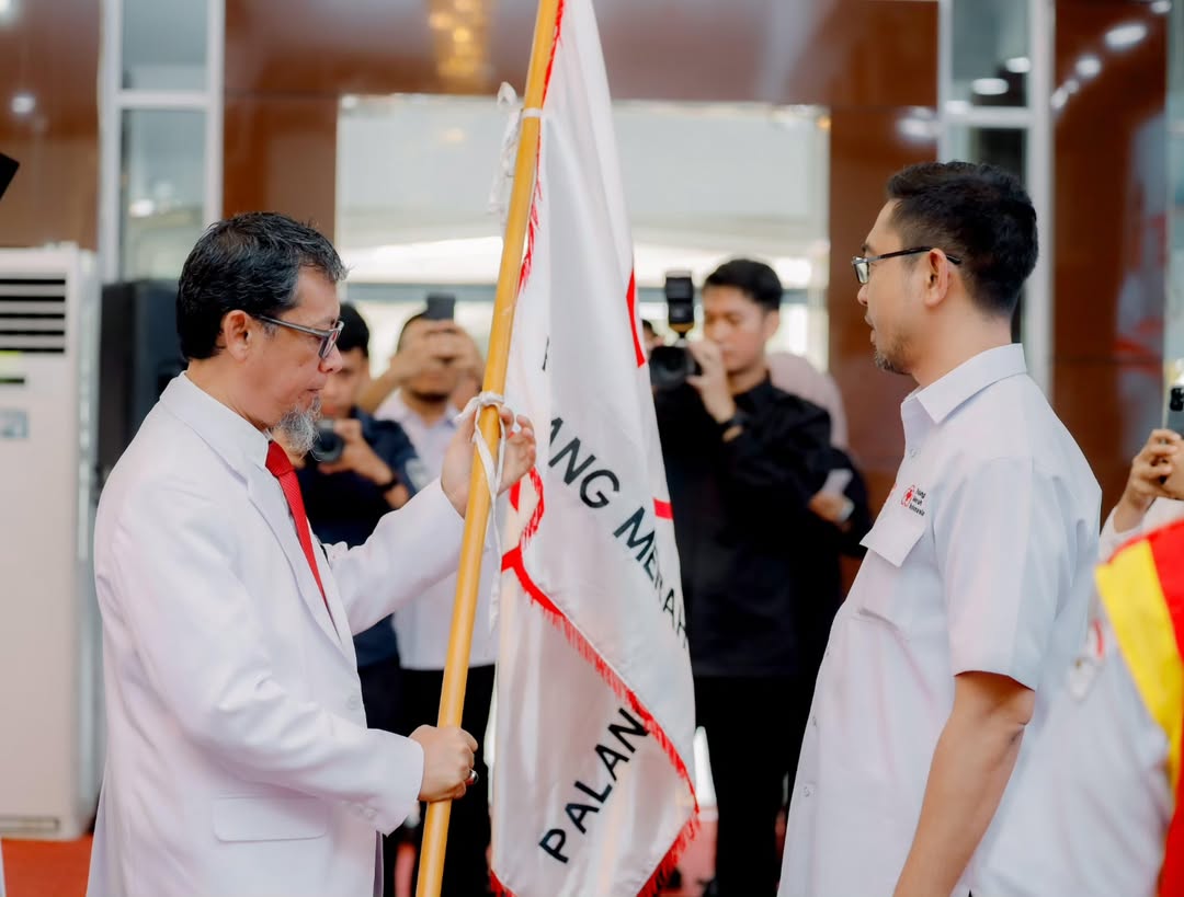 Ir. Muhammad Yulianto Badwi resmi dilantik sebagai Ketua Palang Merah Indonesia (PMI) Kabupaten Barru Masa Bakti 2025–2030, dalam upacara yang digelar di Baruga Singkeru Ada'e, Rumah Jabatan Bupati Barru, Rabu (30/04/2025).