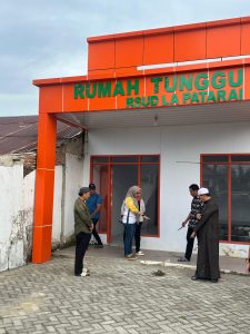 Bupati Barru Tinjau Rumah Singgah RSUD Lapatarai, Pastikan Fasilitas Layak untuk Masyarakat