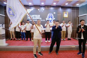 Dr. Abustan Resmi di Lantik Sebagai Ketua PSSI Kab. Barru 2025-2029