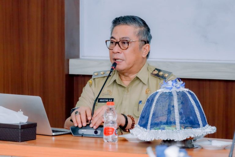 Pemkab Barru dan PT Semen Tonasa Bahas Pemanfaatan Pelabuhan Garongkong untuk Ekspor Klinker