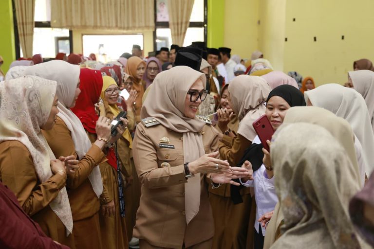 Peringatan Maulid Nabi di Tanete Riaja, Bupati Andi Ina Tekankan Pentingnya Pendidikan dan Teladan Rasulullah