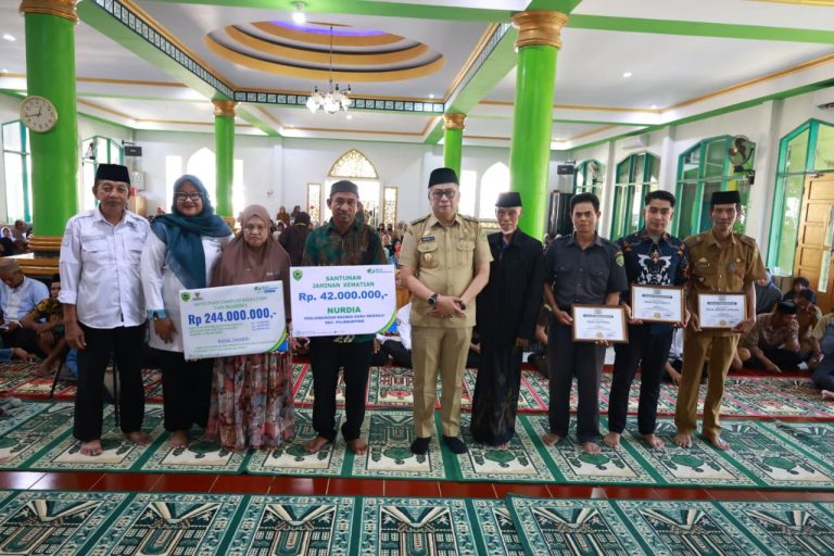 Maulid Akbar Kecamatan Pujananting, Wabup Abustan Ajak Jamaah Perbanyak Shalawat dan Teladani Rasulullah
