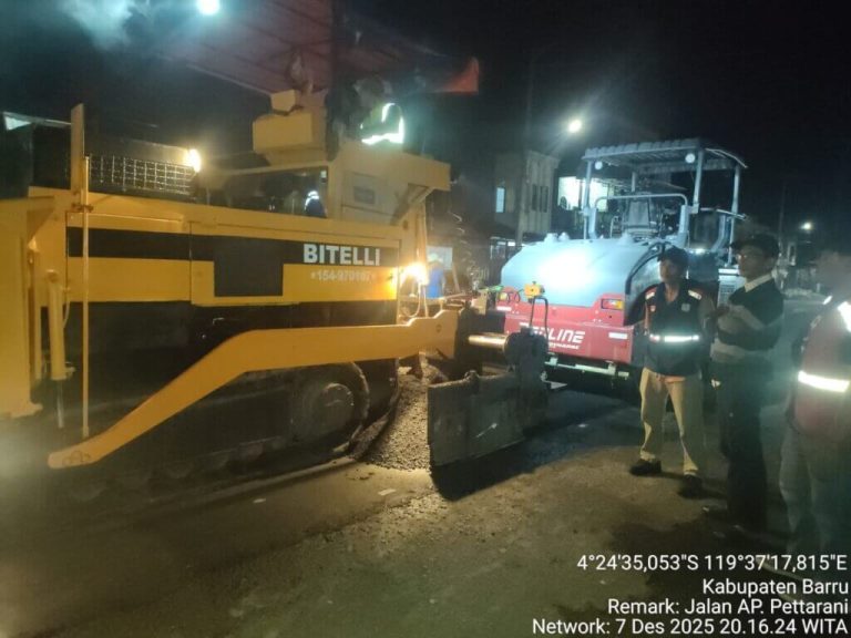 Ruas Pettarani di Hotmix Bertahap, Pemerintah Barru Prioritaskan Jalur Strategis Kota