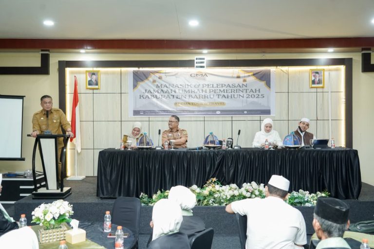 50 Jamaah Umrah Resmi Diberangkatkan Pemkab Barru, Wabup Ingatkan Pentingnya Doa untuk Daerah