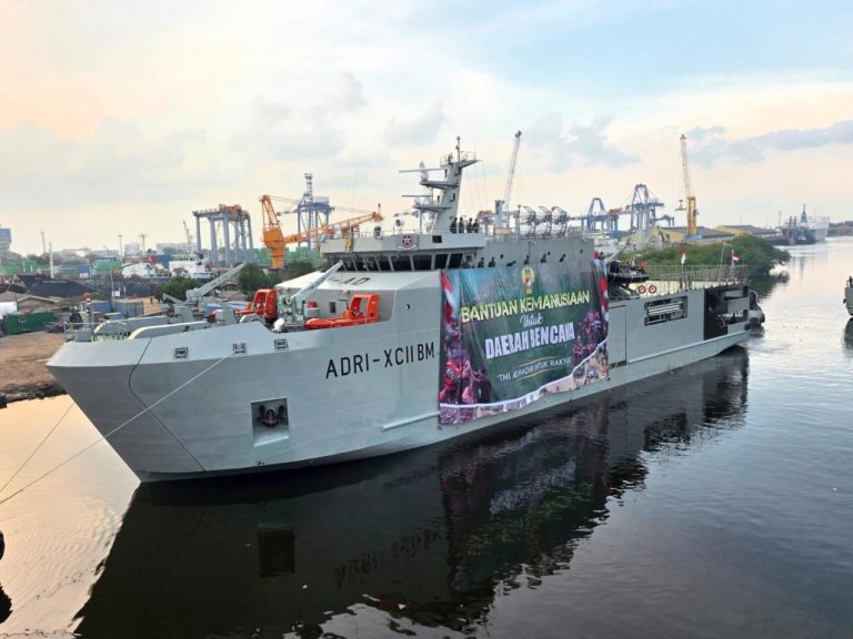 Jalankan Instruksi Prabowo, TNI AD Kerahkan Logistik Skala Besar ke Aceh, Sumut, Sumbar