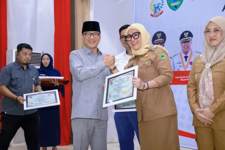Bupati Barru Raih Penghargaan Kemendes, Tegaskan Komitmen Perkuat Koperasi Merah Putih