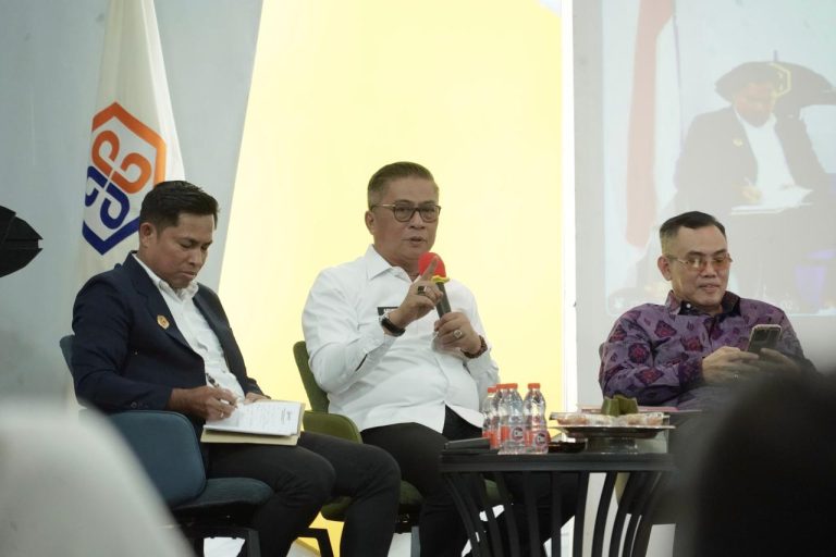 Bedah Buku di STIA LAN, Wabup Abustan Tegaskan Diskresi Adalah Kunci Melahirkan Inovasi Pemerintahan