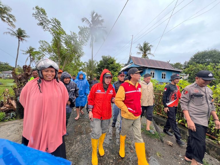 Pastikan Warga Aman, Bupati Andi Ina Kunjungi Lokasi Puting Beliung di Pancana