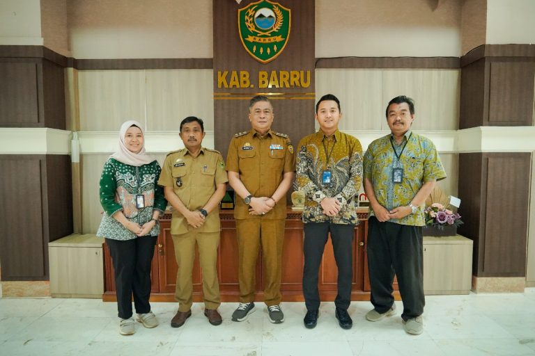 Wakil Bupati Barru Terima Kunjungan Silaturahmi Pinca BRI Cabang Barru yang Baru