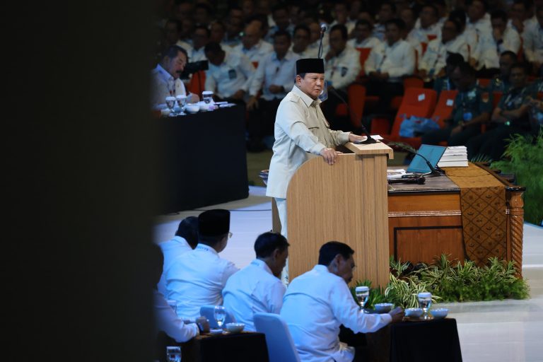 Prabowo Singgung Soal Sampah di Depan Seluruh Kepala Daerah: Pariwisata Tak Akan Tumbuh Jika Kota dan Desa Masih Jorok