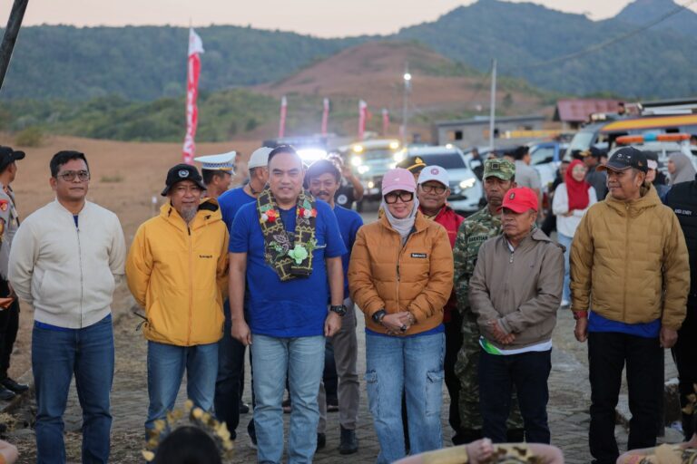 Bupati Andi Ina Sambut Rombongan Bhayangkara Off Road di Lappa Laona, Diwarnai Tari Padduppa dan Aksi Sosial